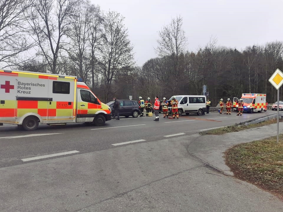 Einsatz 29.11.2020 – Unfall auf der B 472